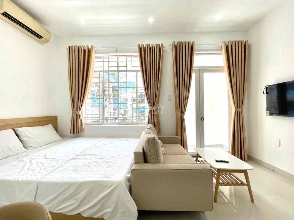 Phan Đăng Lưu – balcony studio 35 M2, full new furniture 100%