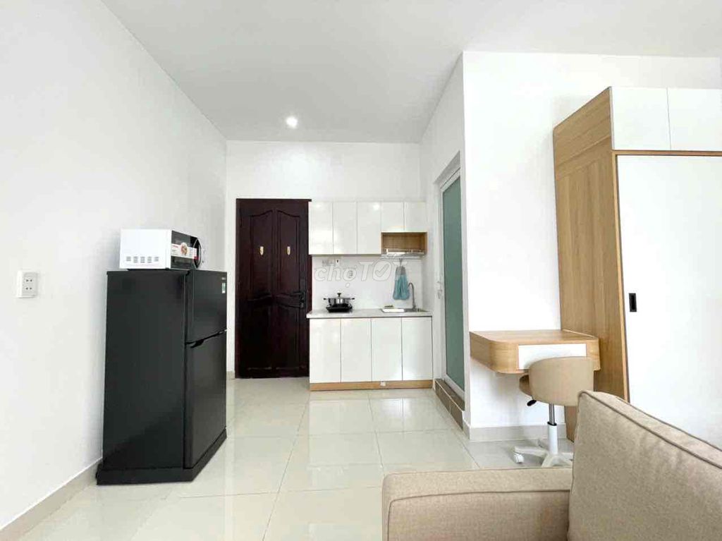 Phan Đăng Lưu – balcony studio 35 M2, full new furniture 100%
