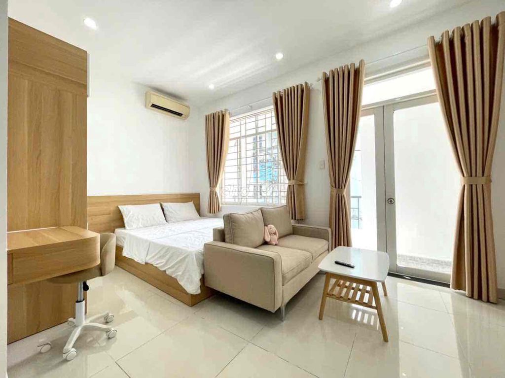 Phan Đăng Lưu – balcony studio 35 M2, full new furniture 100%