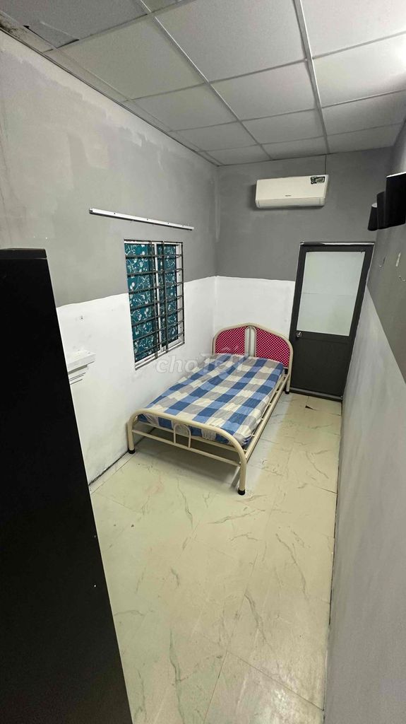 The owner rented a full two-room furniture.