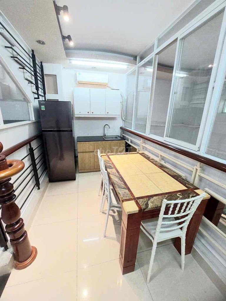 Kitchen break room - full interior - 4.6 million per month.
