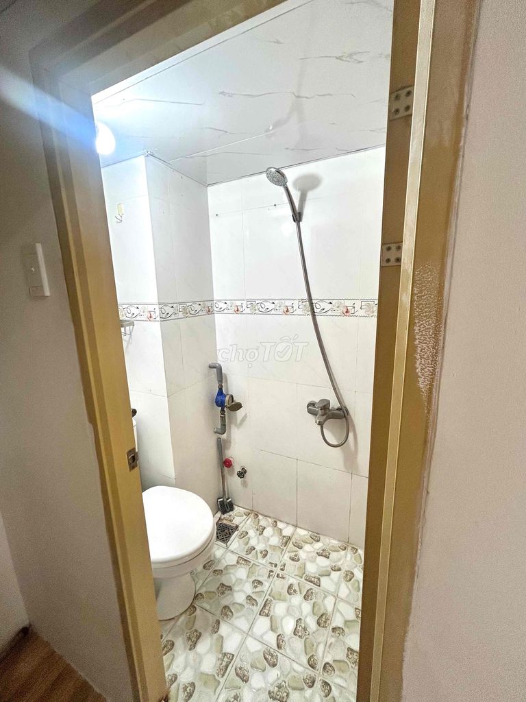 Rent a hotel room downtown in the midtown area. 3-2, 2 m, full comfort.