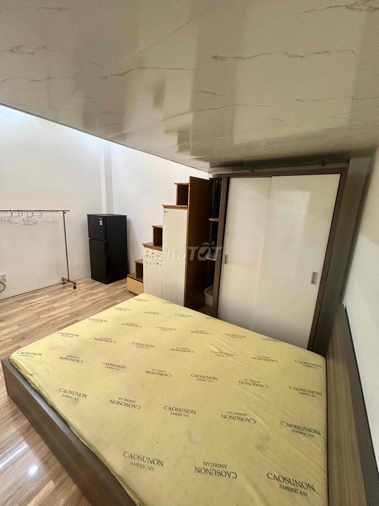 Rent a hotel room downtown in the midtown area. 3-2, 2 m, full comfort.