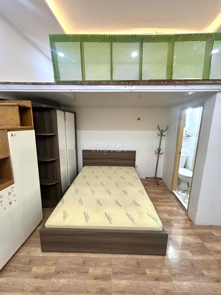 Rent a hotel room downtown in the midtown area. 3-2, 2 m, full comfort.