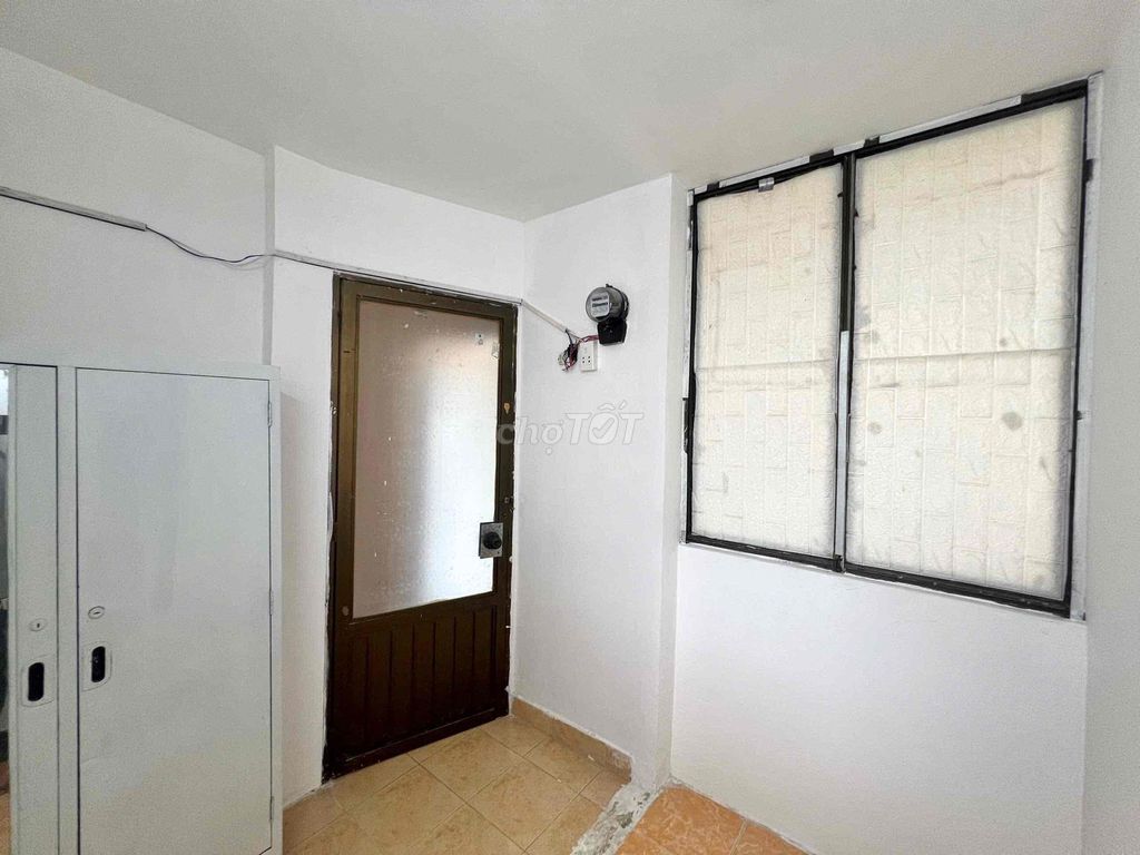 Rent a free time room - not post-million-eight.