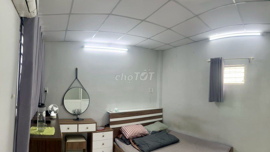P. House alone. Full interior. Free washing machines. Hot water.