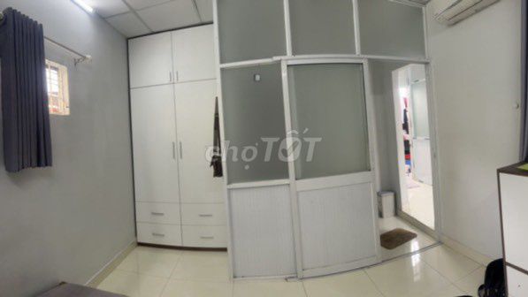 P. House alone. Full interior. Free washing machines. Hot water.