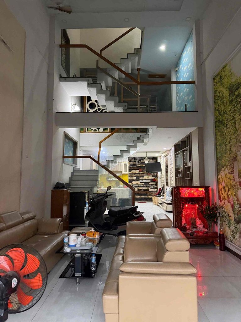 Rent the original house 7 e. Phan Huy Ích 16 million 3 stories