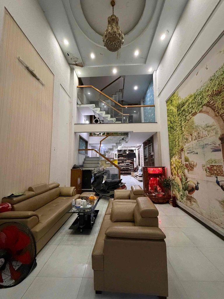 Rent the original house 7 e. Phan Huy Ích 16 million 3 stories