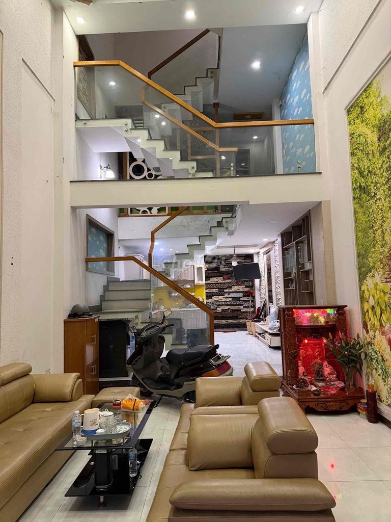 Rent the original house 7 e. Phan Huy Ích 16 million 3 stories