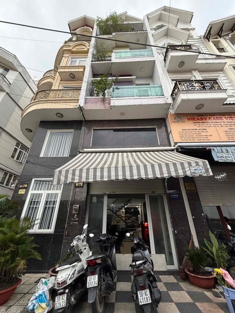 Rent the original house 7 e. Phan Huy Ích 16 million 3 stories