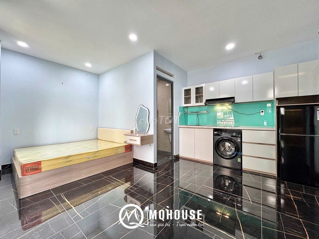 The owner - 35 M2 - full interior - his own balcony