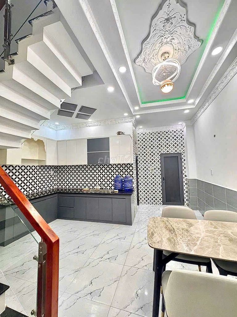 House 1 .1 .2 bedroom 2 x14 m 944 huỳnh tấn phát District 7