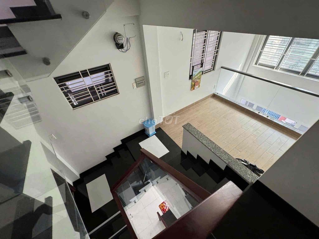 5 bedroom 3.3 x 13 Mt.