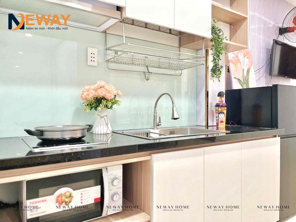 The balcony studio -- the private washing machine -- right at Sơn Kỳ -- the new home.