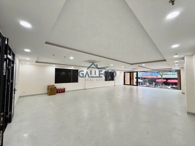 Rent a Âu Cơ cash house * 7 X20 M * 4th floor vault * elevator