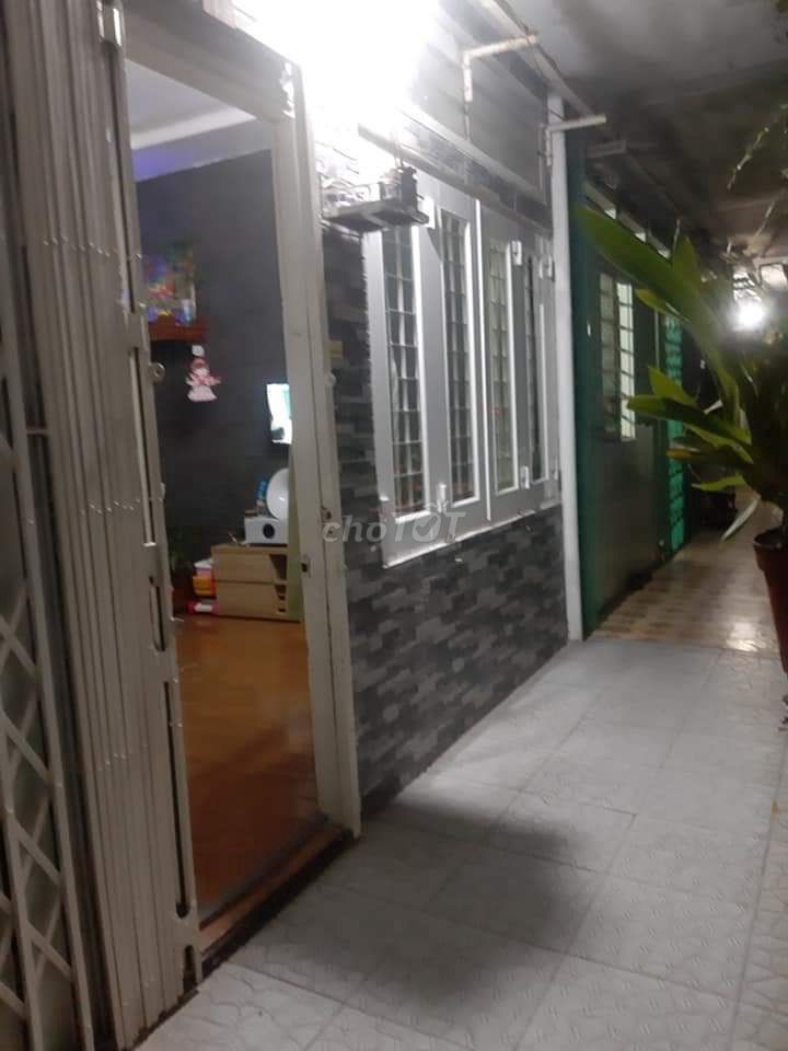 Just five million and a half a month for the apartment. 50 meters, two bedrooms, one bathroom, Gò Vấp.