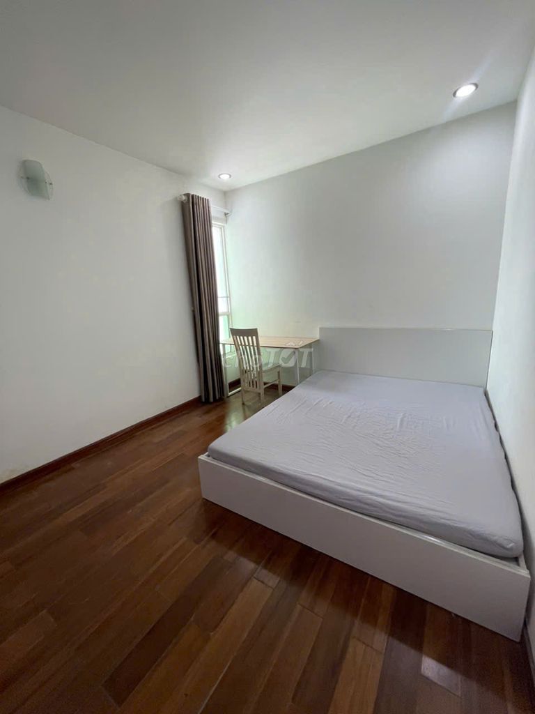 Rent room in the halg1 (nearlytte-Quen) apartment.