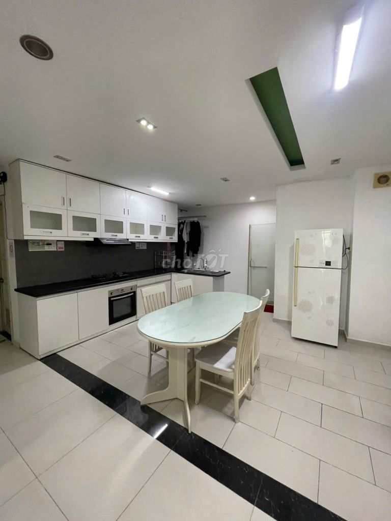 Rent room in the halg1 (nearlytte-Quen) apartment.