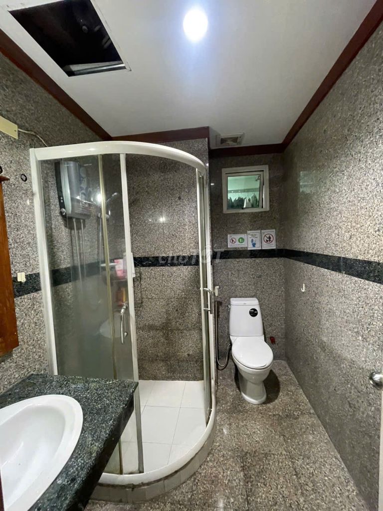Rent room in the halg1 (nearlytte-Quen) apartment.