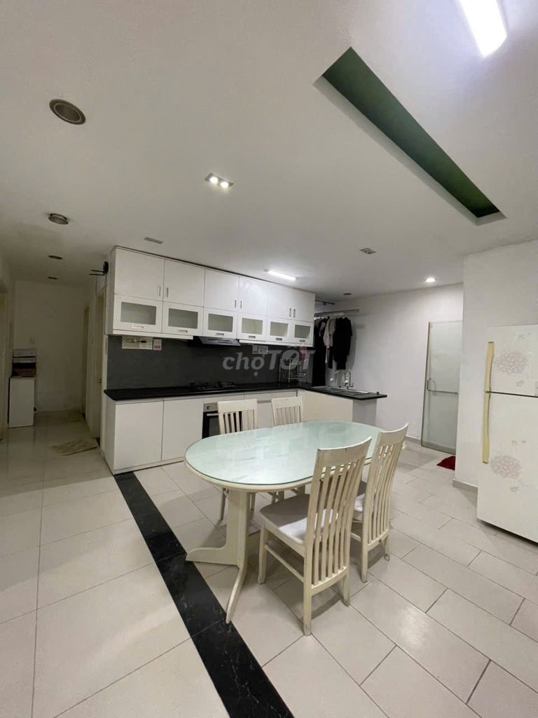 Rent room in the halg1 (nearlytte-Quen) apartment.