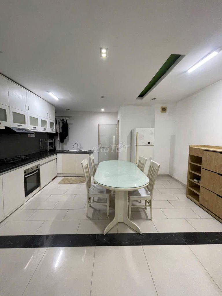 Rent room in the halg1 (nearlytte-Quen) apartment.