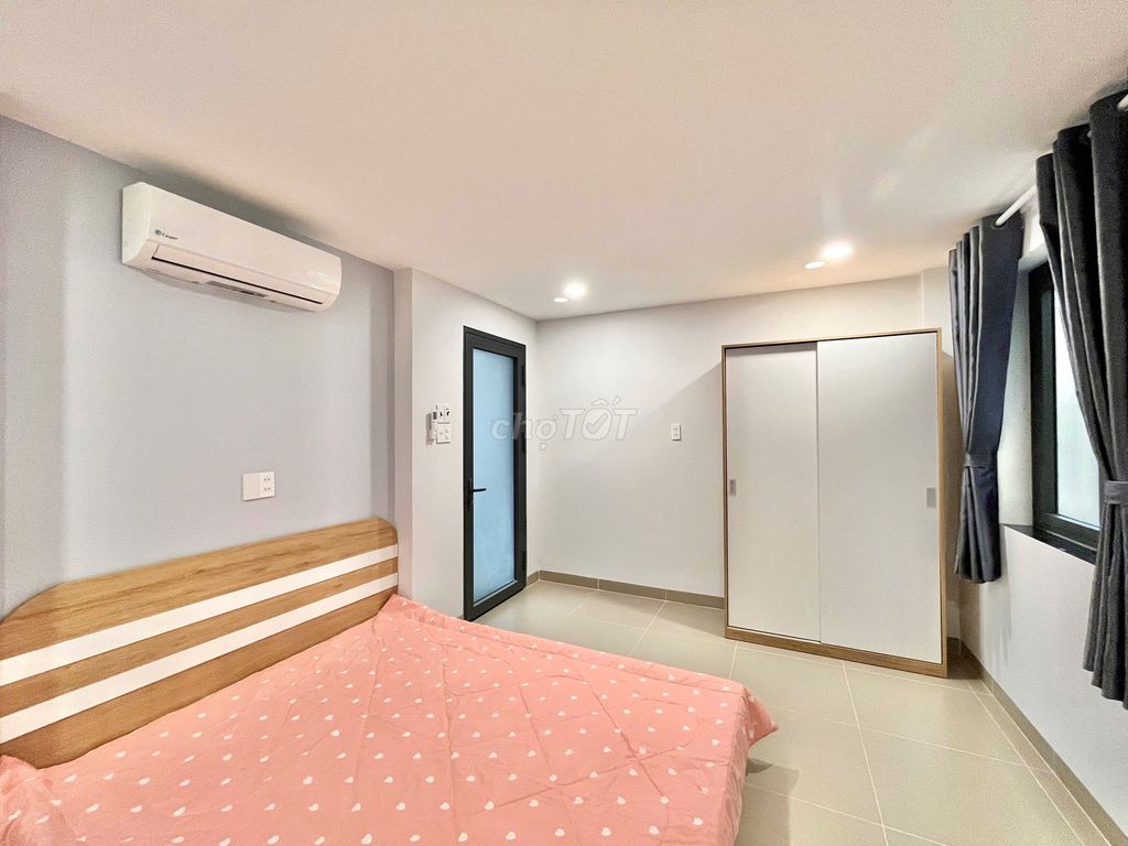 Super pretty studio right at the sound-bar -25 M2-full interior - machine sky windows