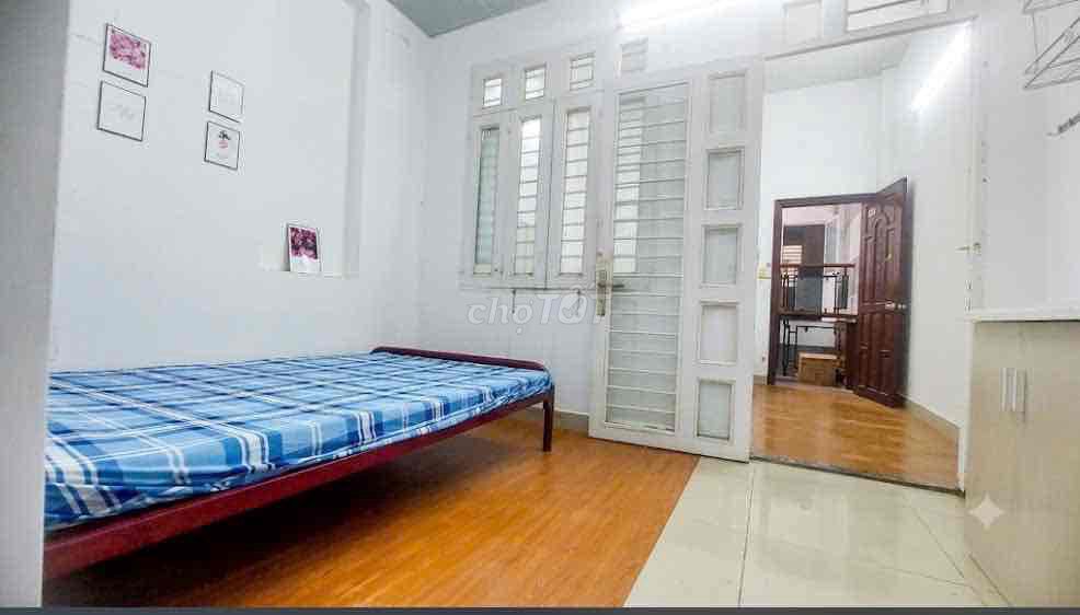 There's two bedrooms, two bedrooms -- super cheap, Gò Vấp, comfortable.