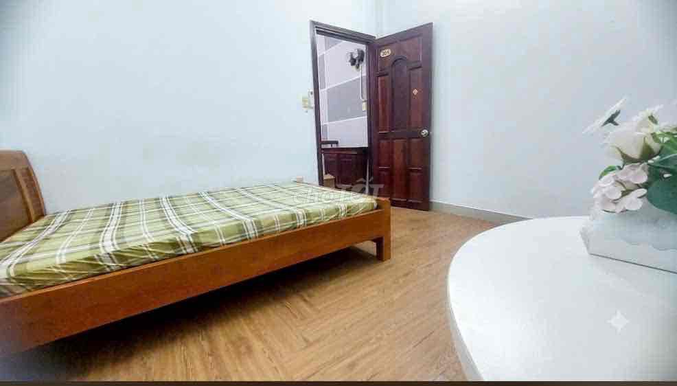 There's two bedrooms, two bedrooms -- super cheap, Gò Vấp, comfortable.