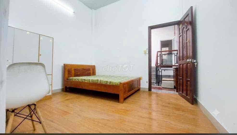 There's two bedrooms, two bedrooms -- super cheap, Gò Vấp, comfortable.