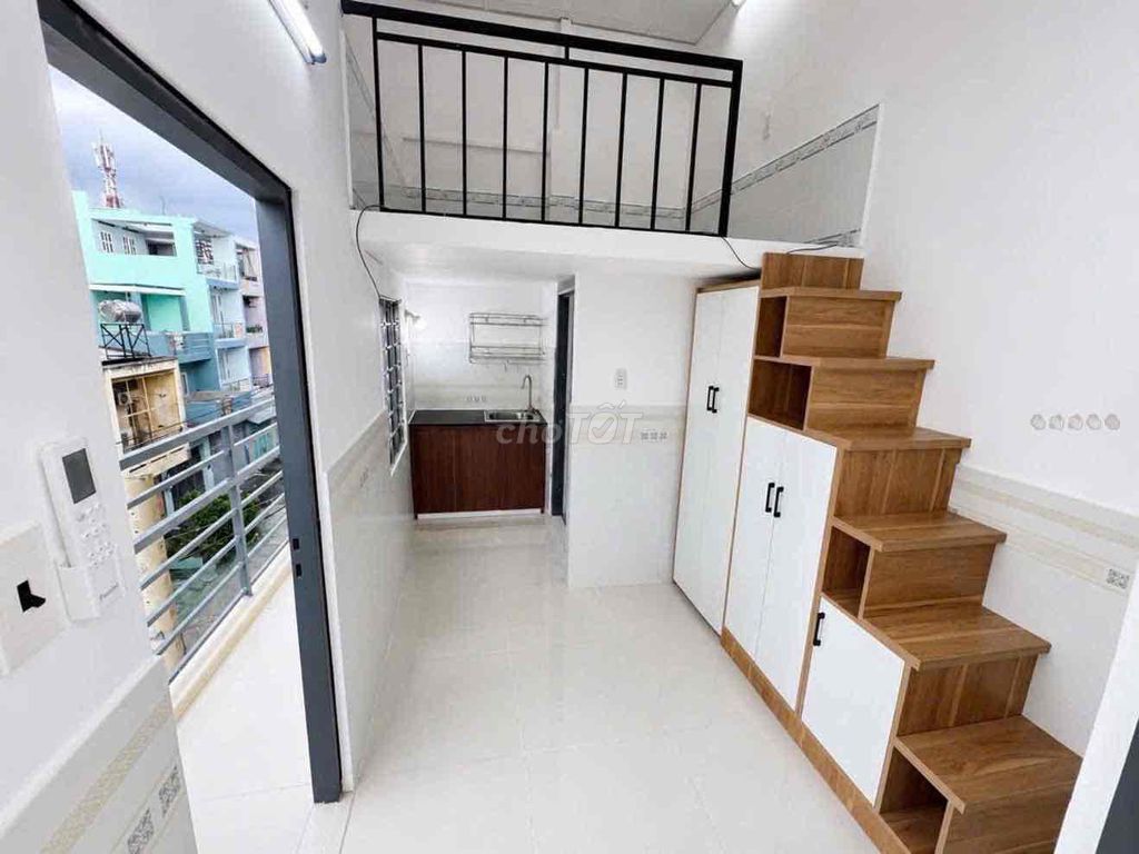 Rent a two-salt balcony room near the 11th district shower.