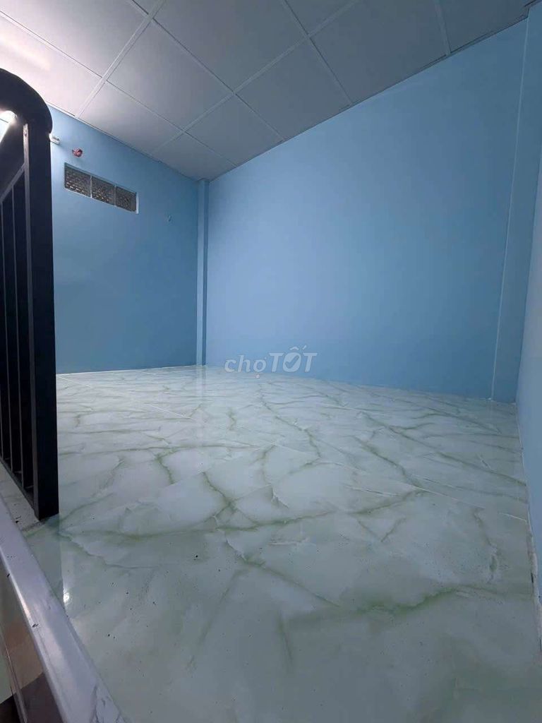 Rent the entire 80 M2 suite-- near the mid-cpm.