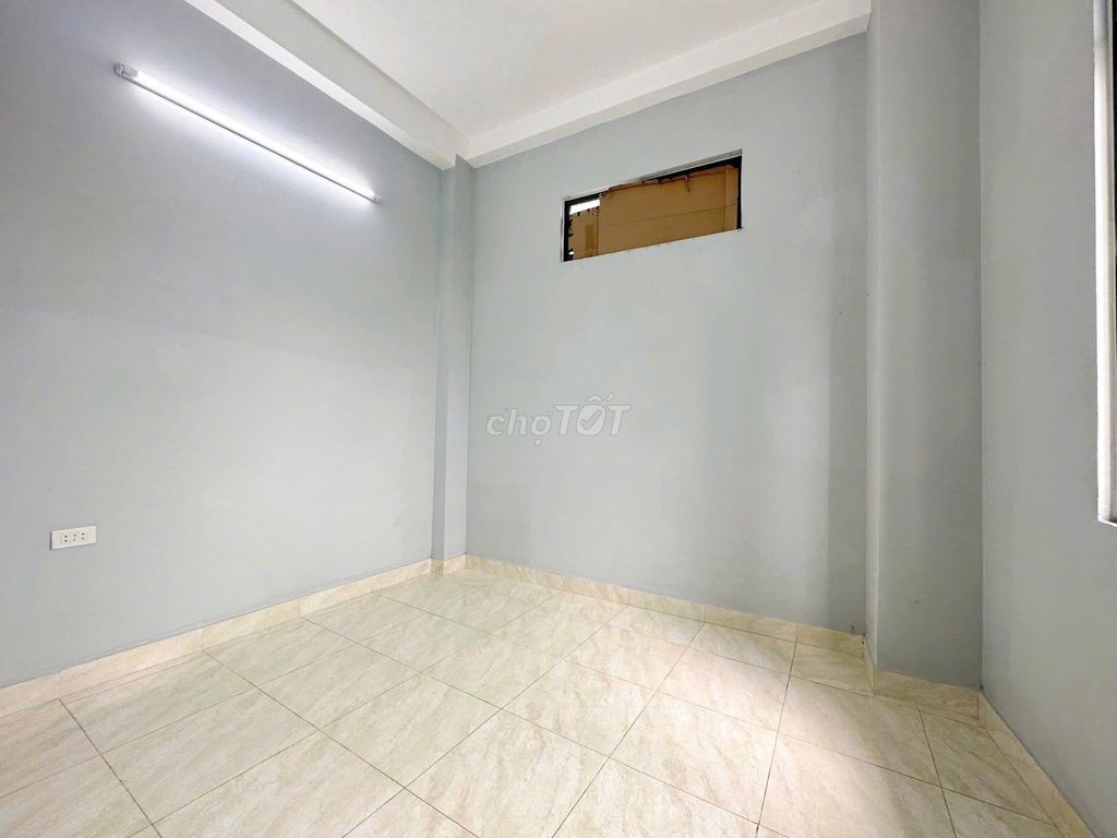Small apartment one bedroom, two bedrooms in the next school.