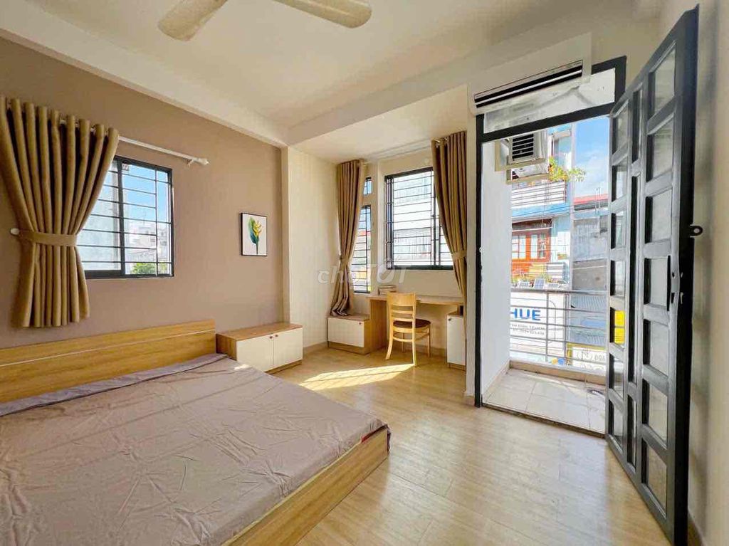 The balcony studio is full of good furniture - right off the seven-cent line.