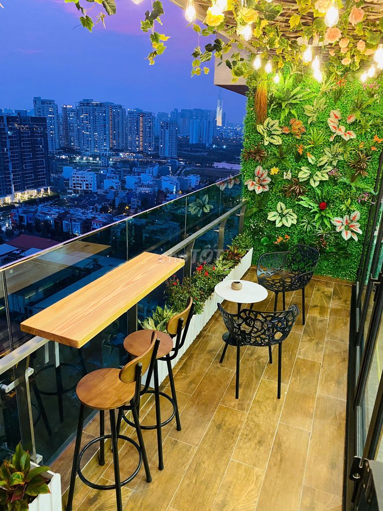 Renting apartment three Feliz En Vista, upper level.
