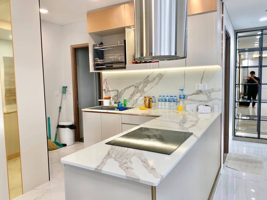 Rent 3 bedroom 102 m2 for 29 million a month at Kingdom 101