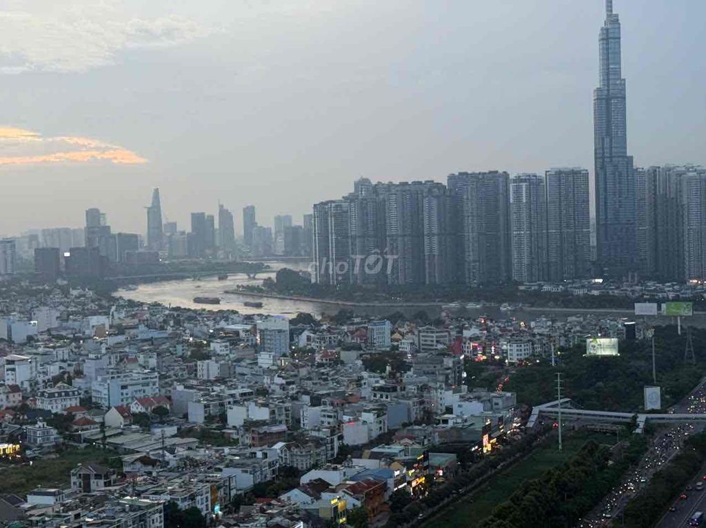 Masteri Thảo Điền – 2 corner of the terdmark 81 & fireworks 25 million