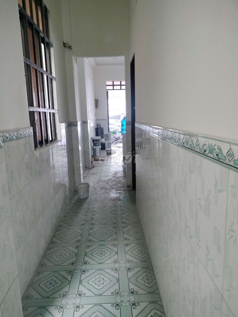 To rent a house. Nguyễn Ảnh Thủ. 400 M2 combined with 4 floors. Nice position.