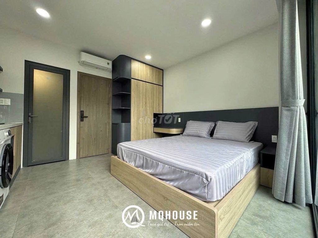 Rent the 4th place near Etown, Đoàn Văn Bơ, balcony, washing machine.