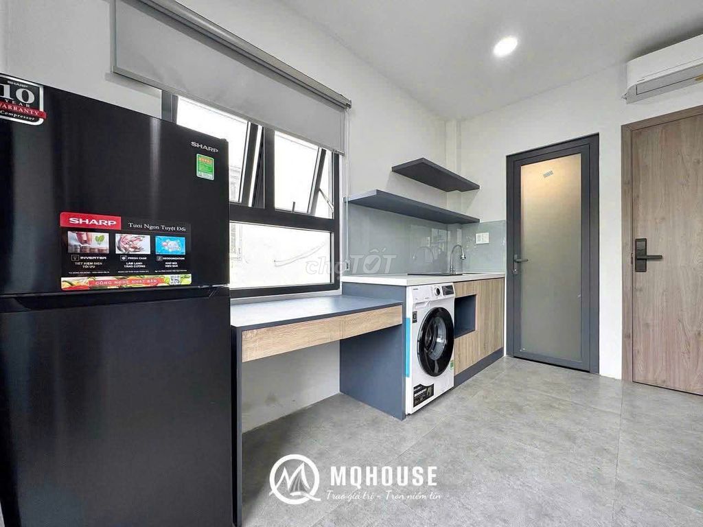 Rent the 4th place near Etown, Đoàn Văn Bơ, balcony, washing machine.
