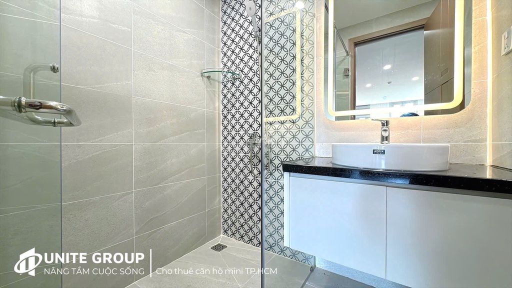 Rent the 10th District apartment near the Great Hall of Huflit with the elevator balcony