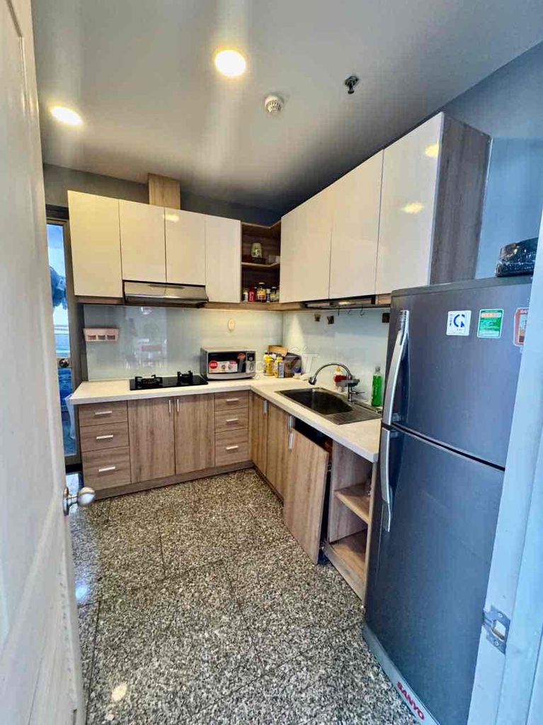 We need to get to the lease of apartment 2.2.