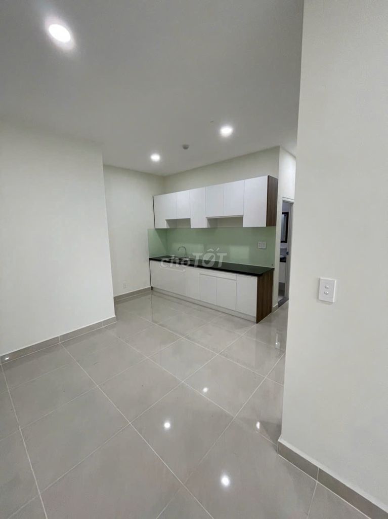 In 3 bedrooms 85 meters 1 .6 million a month Dragon 1. Topaz Elite, check the house immediately.