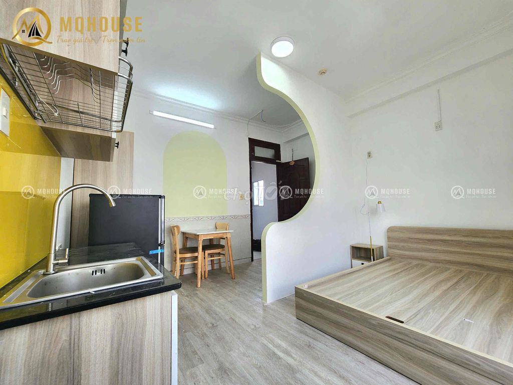 The balcony studio is located right in the part of the T3 station.