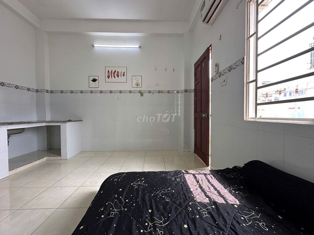 Bandilic window studio is as much furniture as a cheap photo near vlu
