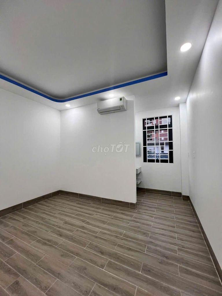 New four floors. 5 Linh Chiểu.