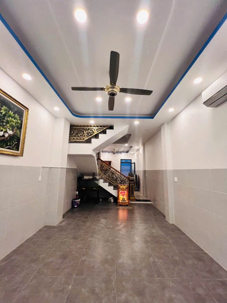 New four floors. 5 Linh Chiểu.