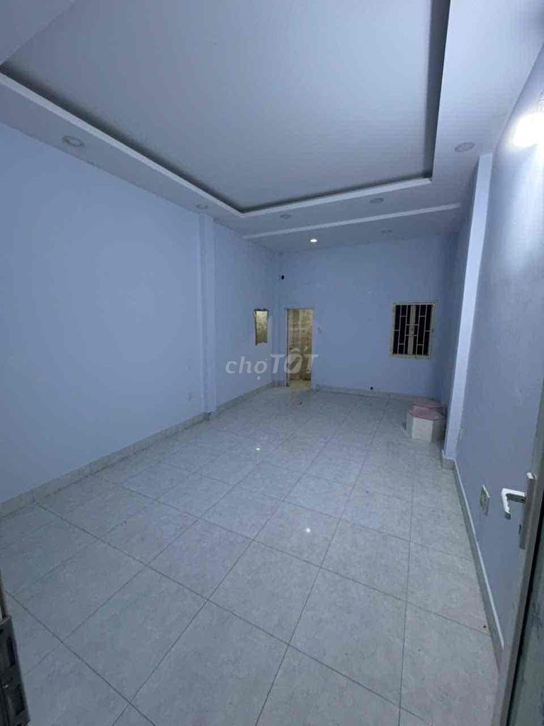 I'm renting an alley for an alley.