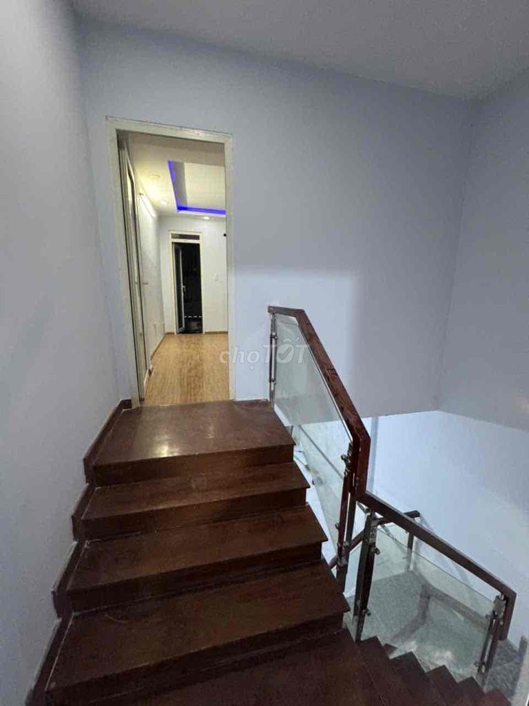 I'm renting an alley for an alley.