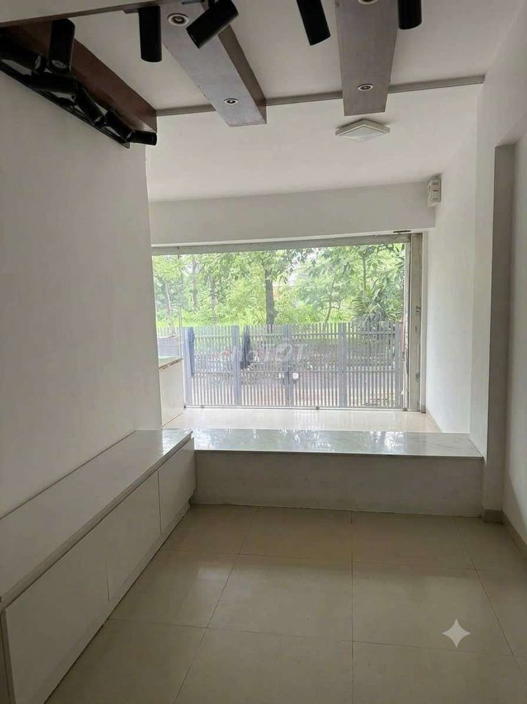 Rents service apartment - sadeco phước kiển A area: 70 m2